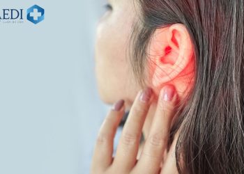Dấu hiệu bệnh ở tai giữa gây đau nhức
