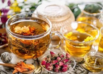 Mẹo giữ răng khỏe cho người hay ăn đồ uống trà thảo mộc