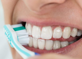 Mẹo giữ răng khỏe cho người làm việc ca đêm